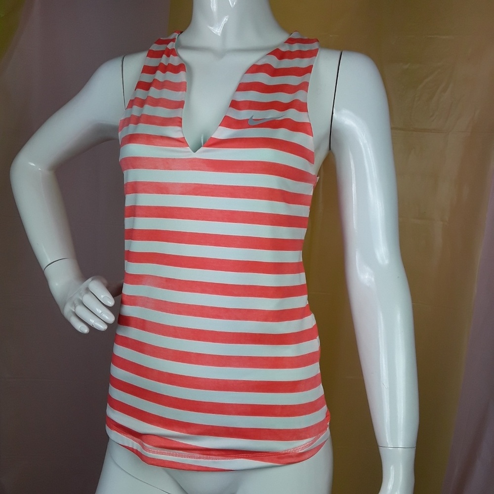 🤑SALE 💥Nike tank top stripers Small